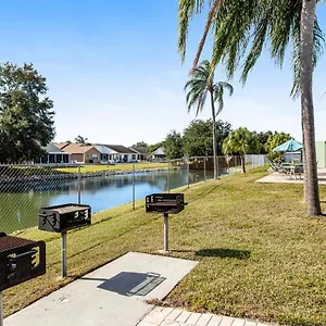 Bella , Bradenton United States
