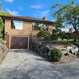 Homesmart: Cozy Charm Meets High-tech In Prime Area , Seattle United States